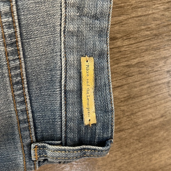 Slim Boyfriend Jeans with detailed fringe - Picture 9 of 12